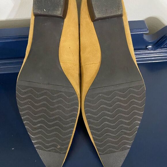 Bass Suede Camel Tone Color  Flats Size 8 1/2 - Picture 3 of 3